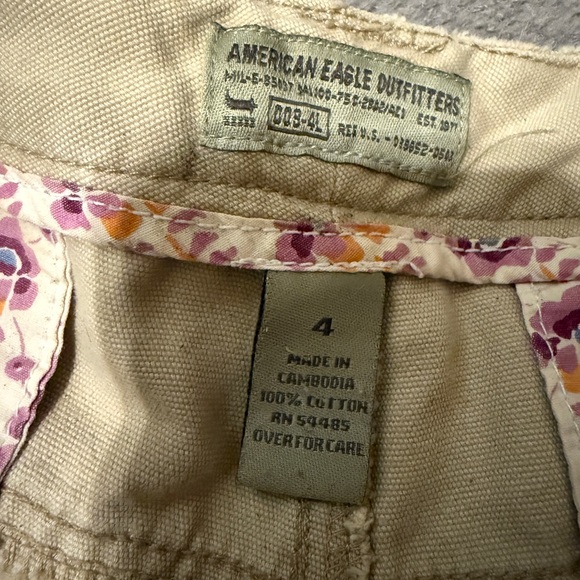 American Eagle Khaki Cargo Shorts Women’s Size 4 Tan - Picture 2 of 5